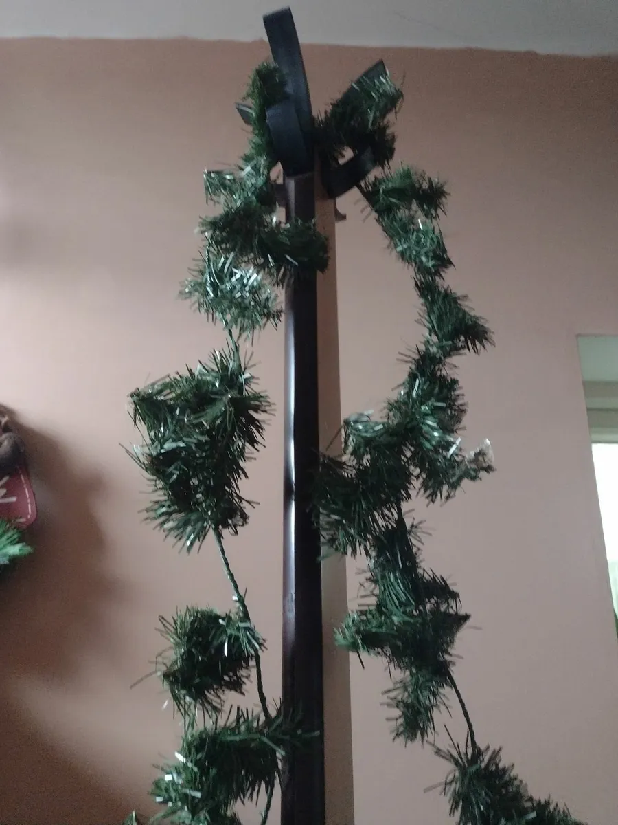 9ft thin wire Garland - Image 1