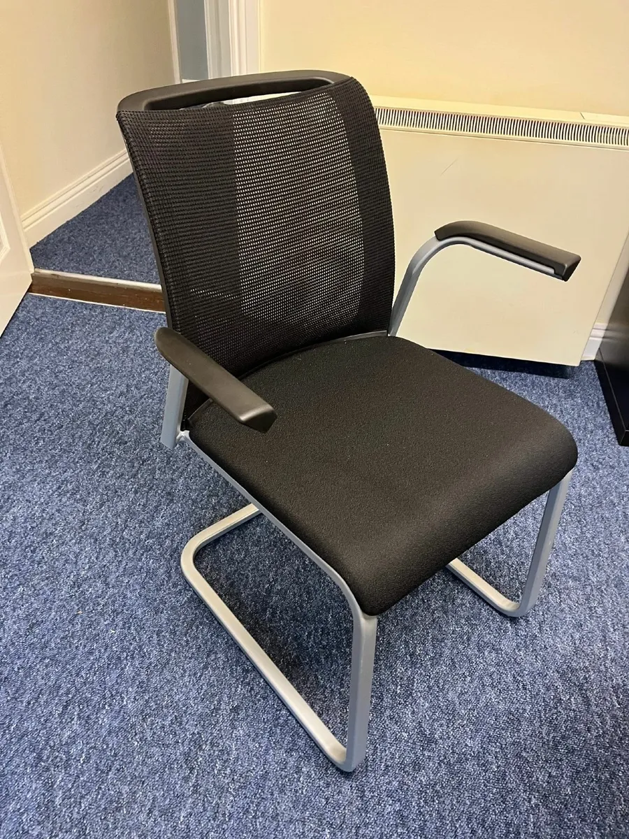 Table and Chairs - Image 3