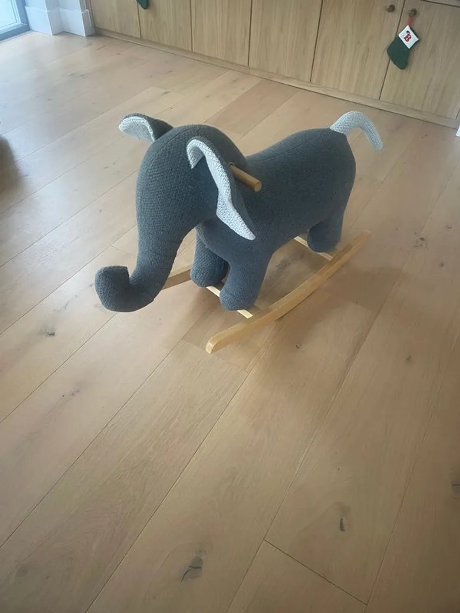 Rocking elephant toy