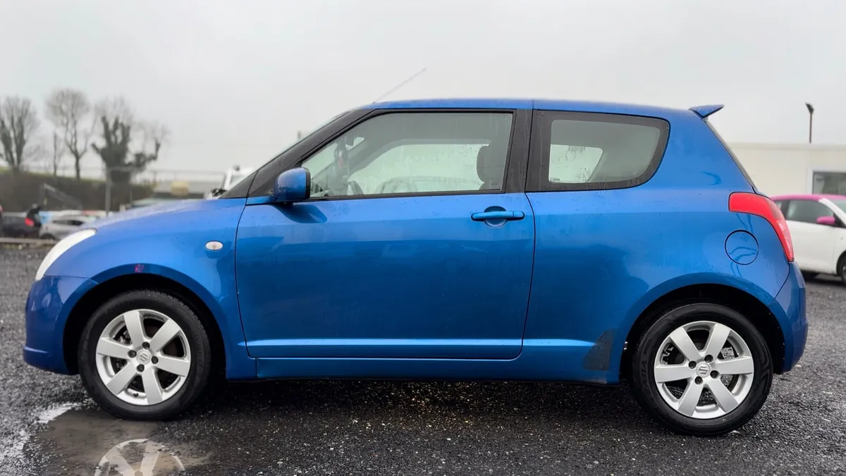 Suzuki Swift 2010 1.3 petrol low kms - Image 4