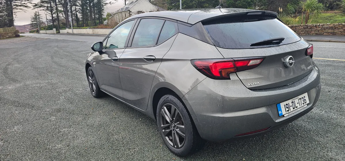 Opel Astra 1.0i Turbo S/S 120 YEAR EDITION 2019 - Image 4