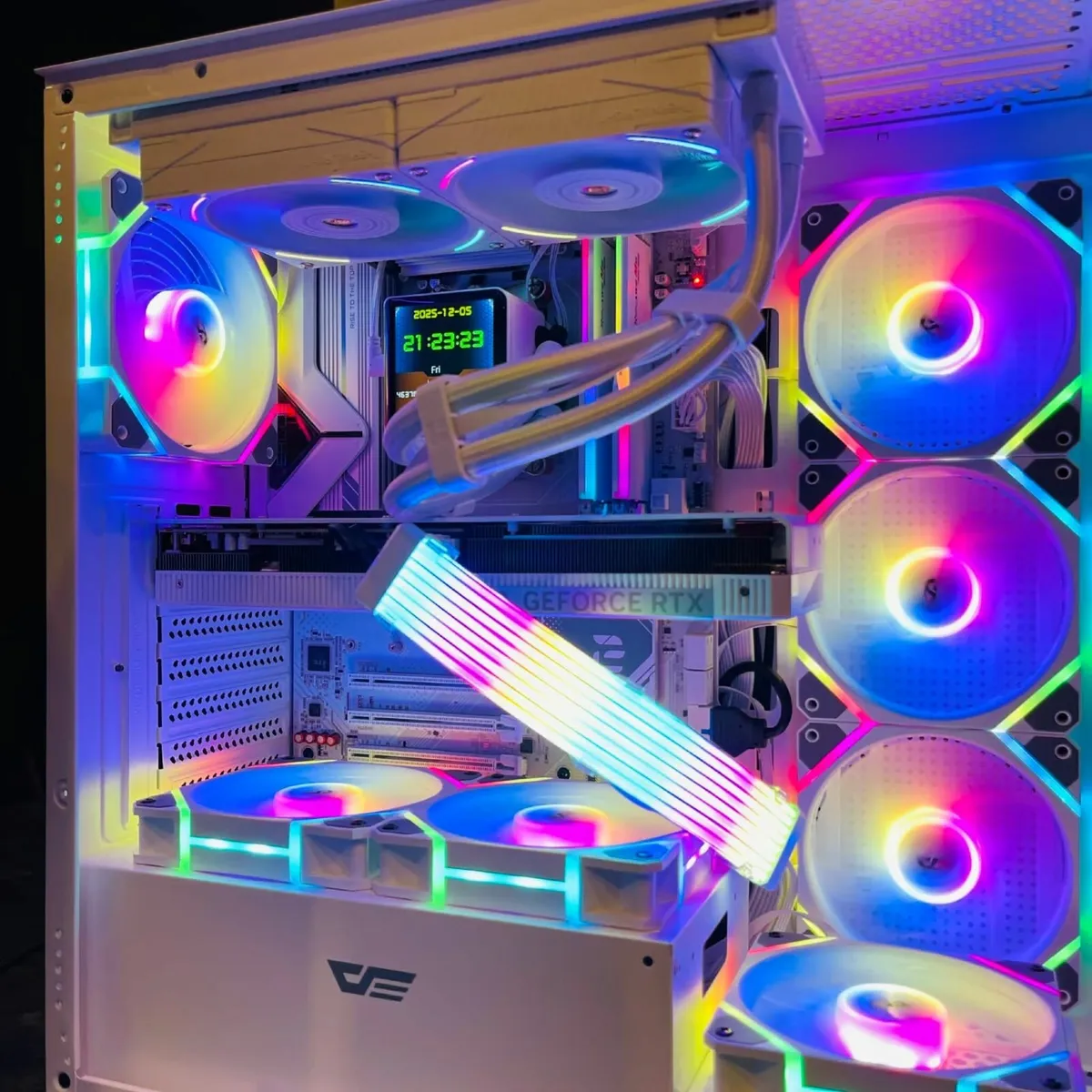 PC Gaming Ryzen 7 9800X3D, RTX 5070 Ti, 64GB DDR5 - Image 4