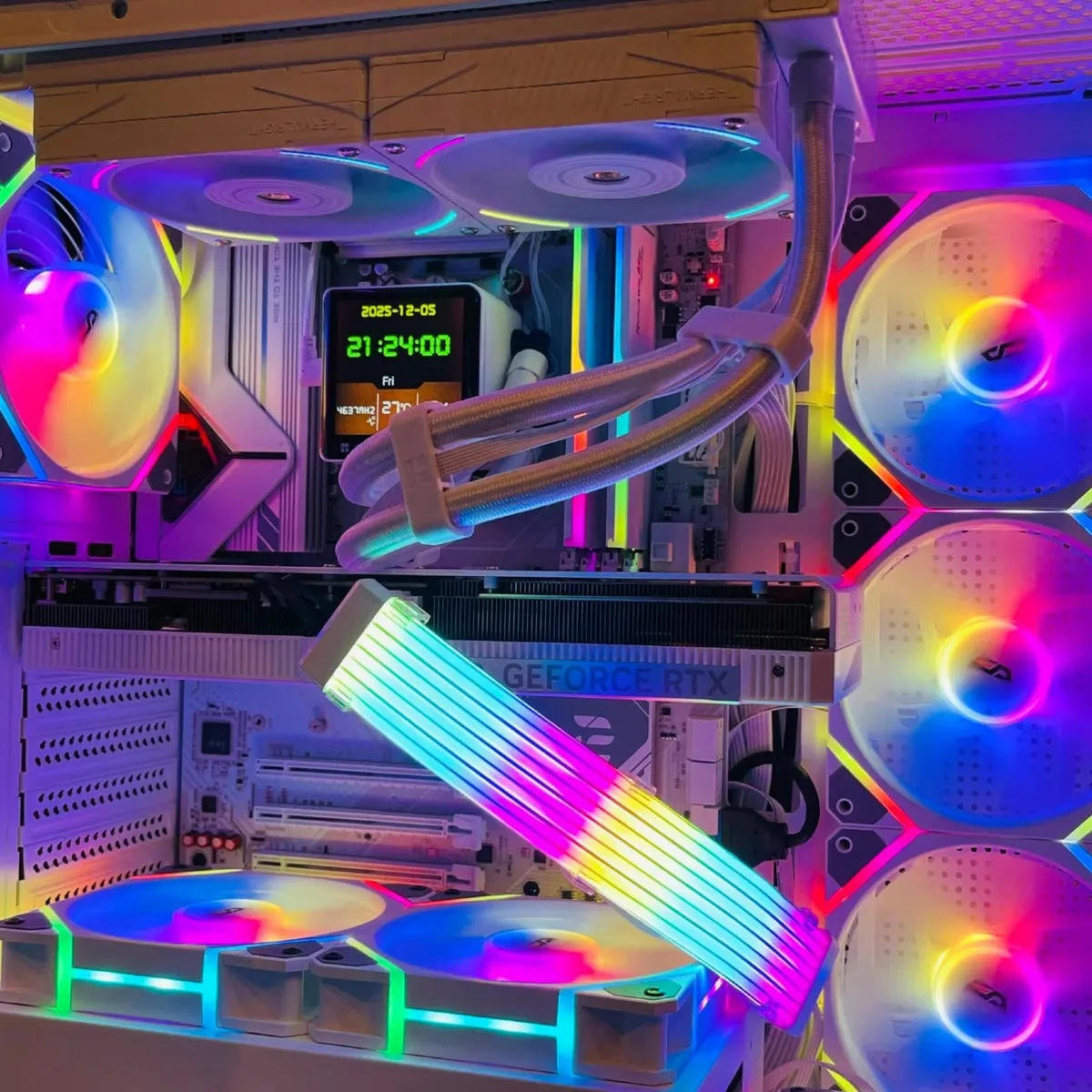 PC Gaming Ryzen 7 9800X3D, RTX 5070 Ti, 64GB DDR5 - Image 3