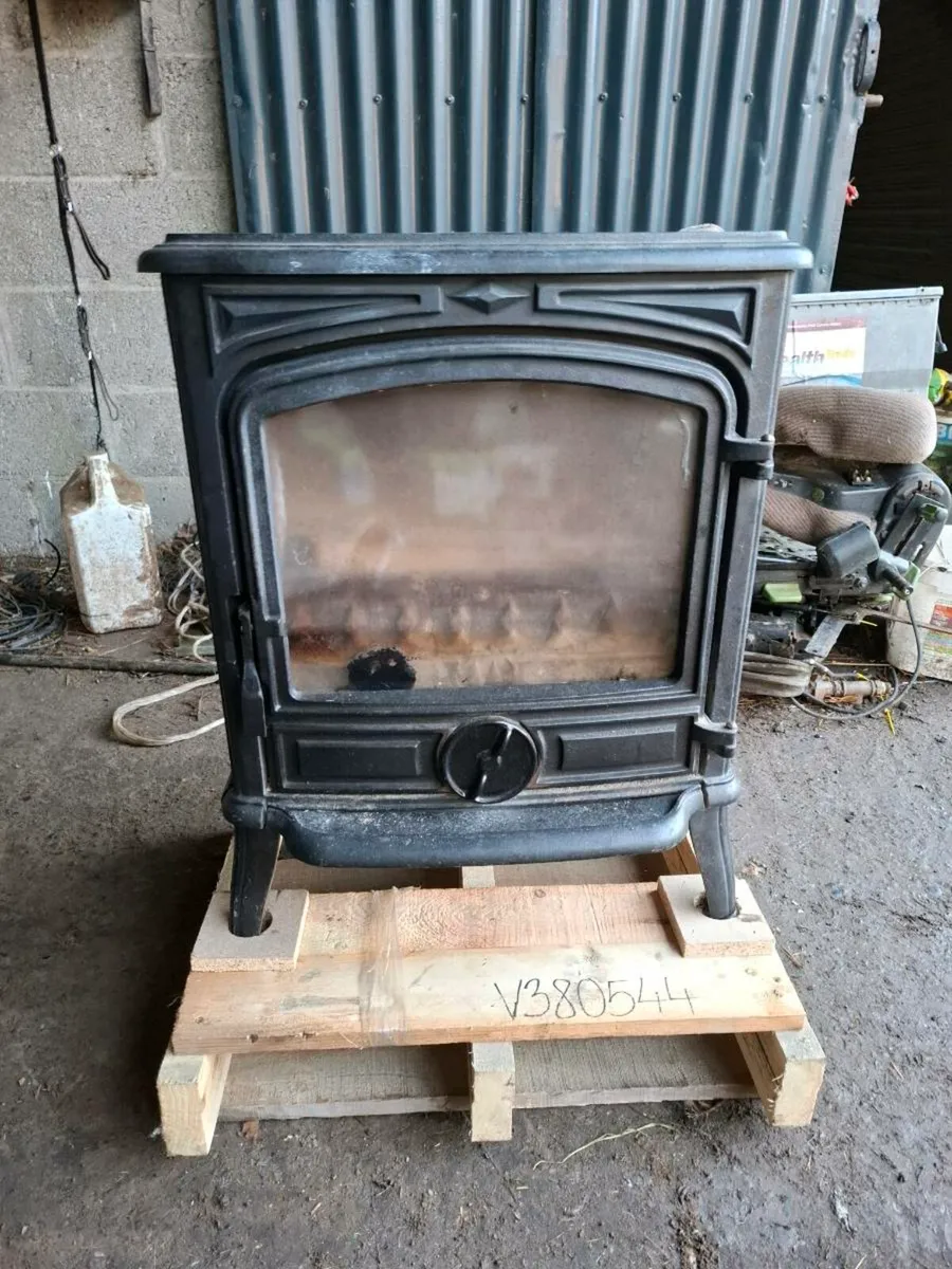 Solid fuel stove - Image 2