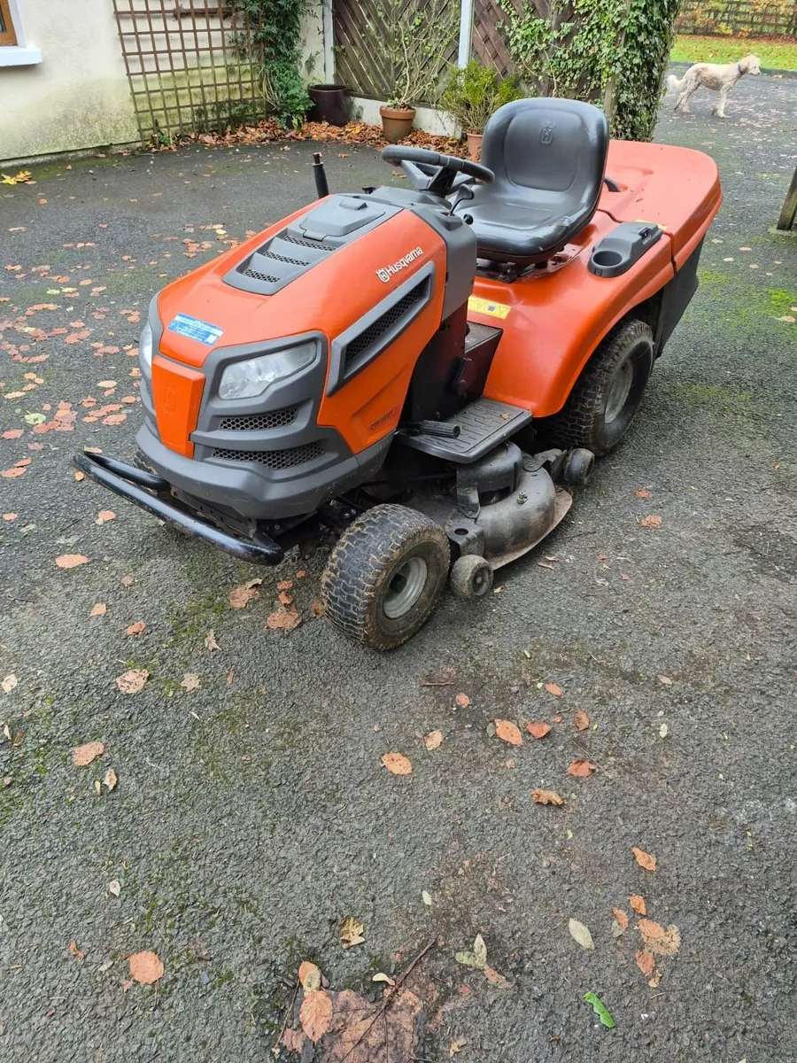 Husqvarna CTH 222T ride on mower - Image 1