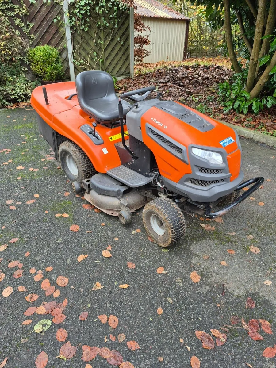 Husqvarna CTH 222T ride on mower - Image 3