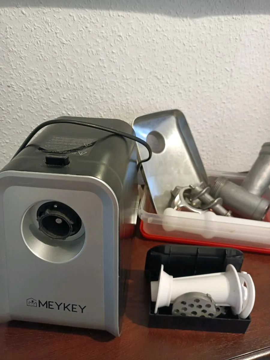 Meat mincer - Image 1
