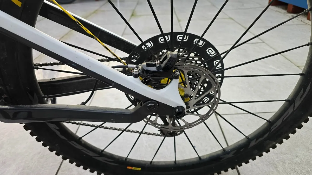 Canyon Strive CFR 9.0 Team Enduro Mountain Bike - Image 4