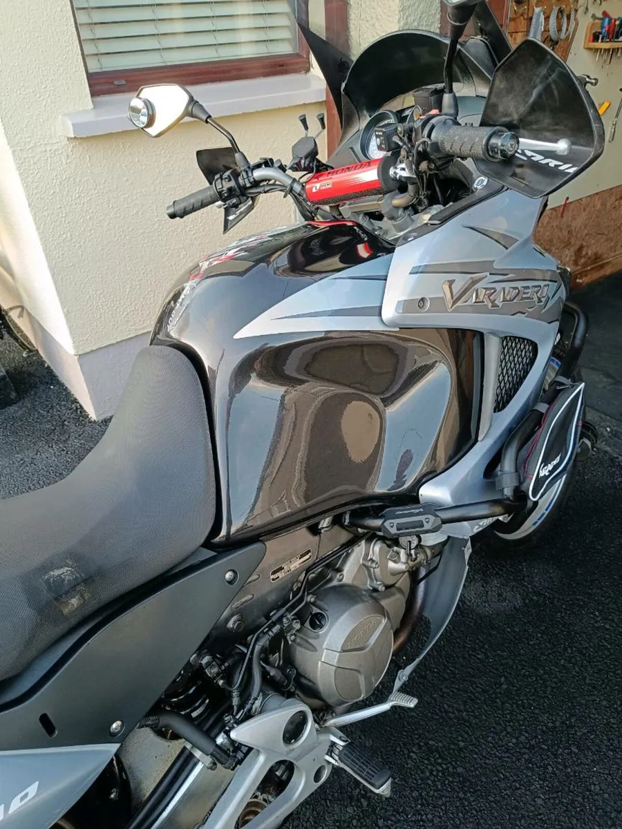 2009 honda varadero - Image 4