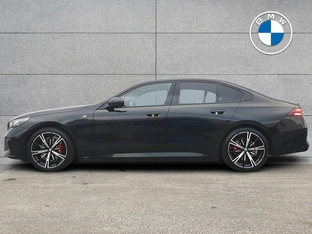 BMW 5-Series 530e M Sport Pro Saloon - Image 3