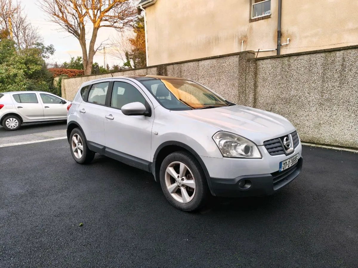 Nissan Qashqai - panoramic roof, 1.6 petrol - Image 1