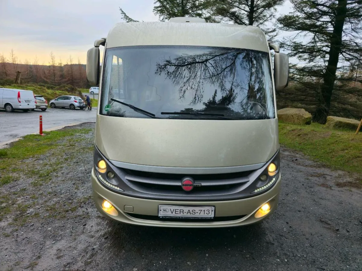 2014 BURSTNER AVIANO I727 ISLAND BED TAKE TRADE IN - Image 2