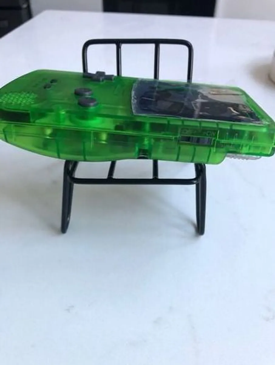 RETRO XMAS - Modded Gameboy Color of your Dreams - Gameboy Color in new Transparent Green Shell with IPS LCD Q5 Upgrade and Sound Amplification Mod - Image 4