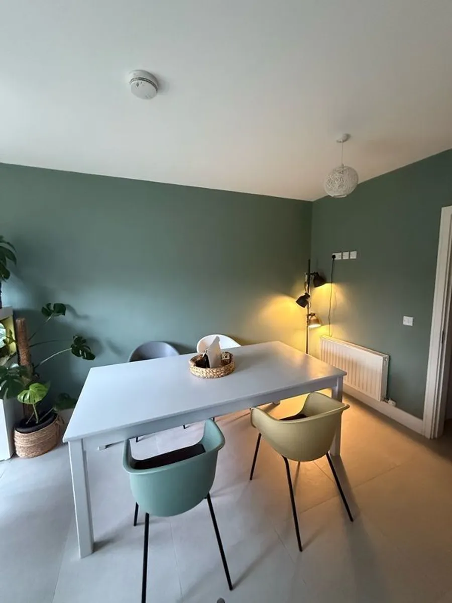 Dining table and chairs - Image 3