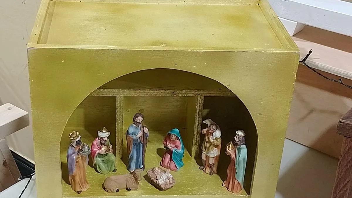 Christmas cribs/ Nativity manger - Image 1