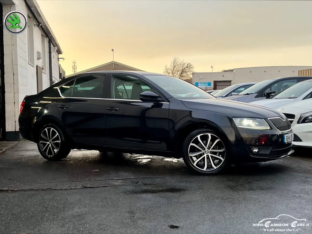 SKODA OCTAVIA STYLE 1.6TDI CARPLAY XENON - Image 3