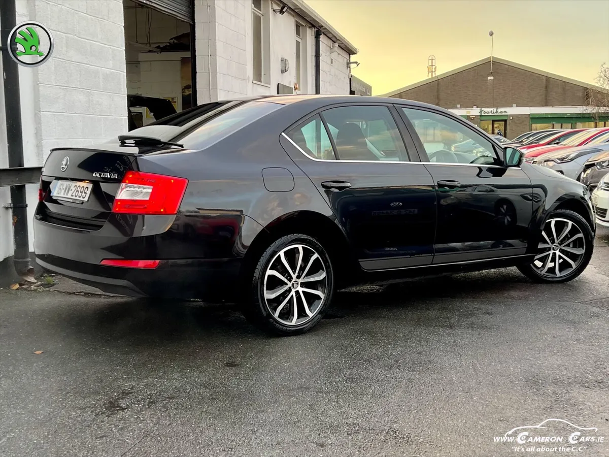 SKODA OCTAVIA STYLE 1.6TDI CARPLAY XENON - Image 2