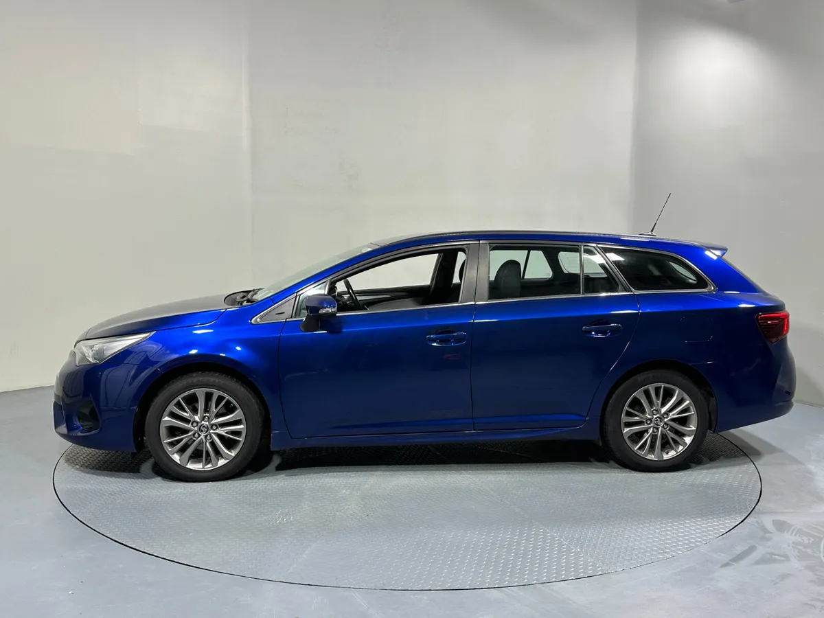 Toyota Avensis 1.6 D4-D Luna Tourer 161 - Image 4