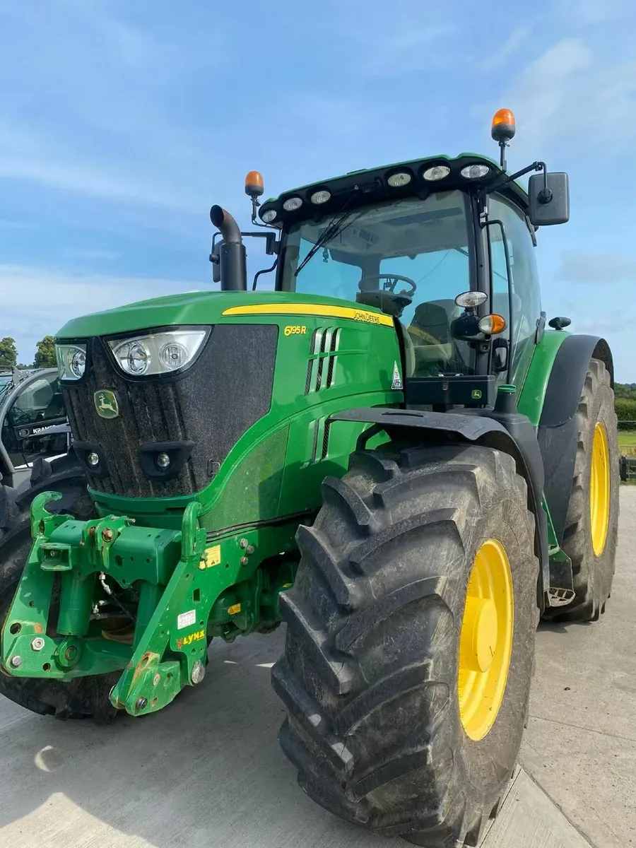 171 JOHN DEERE 6195R **50KM/HR AUTOQUAD ** - Image 2