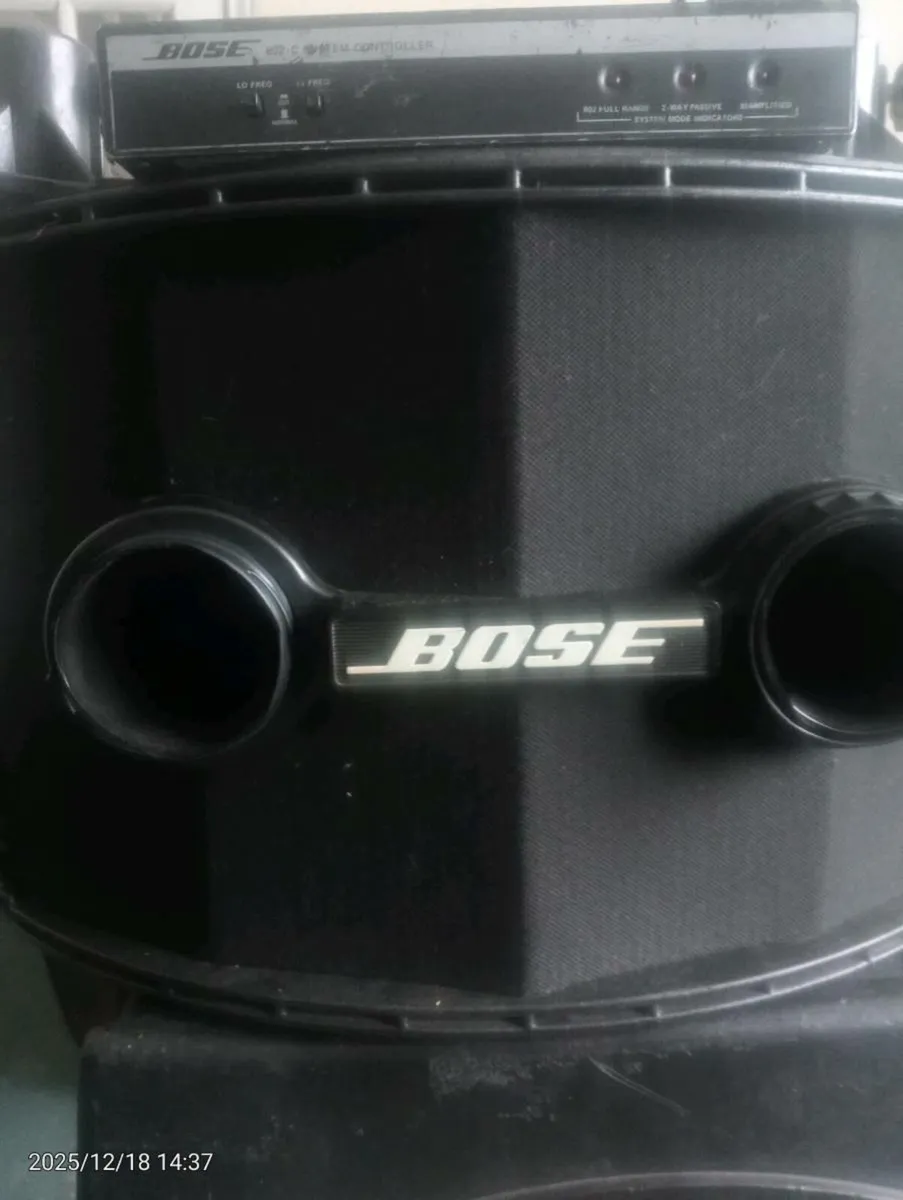 A Pair of Bose 802 Speakers. - Image 2