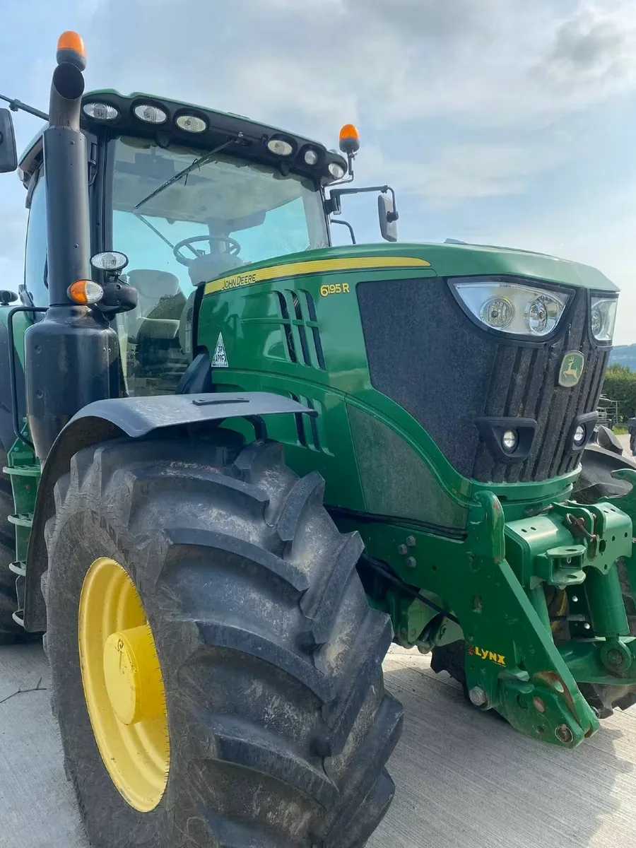 171 JOHN DEERE 6195R **50KM/HR AUTOQUAD ** - Image 1