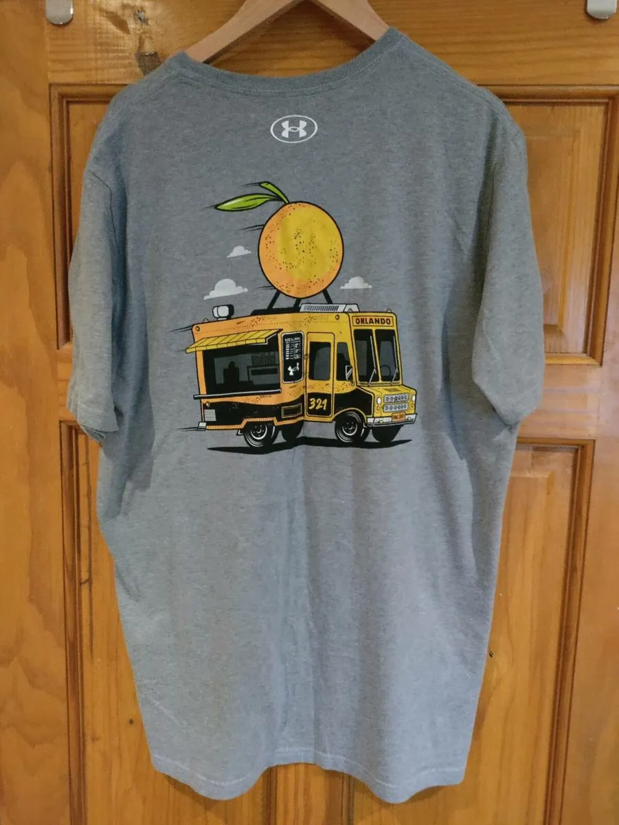 Under Armour T shirt L - Image 1