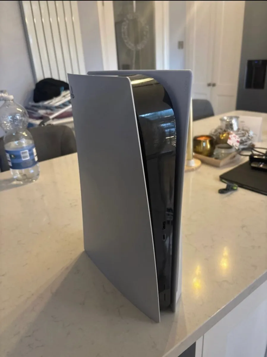 PlayStation 5 - Image 2