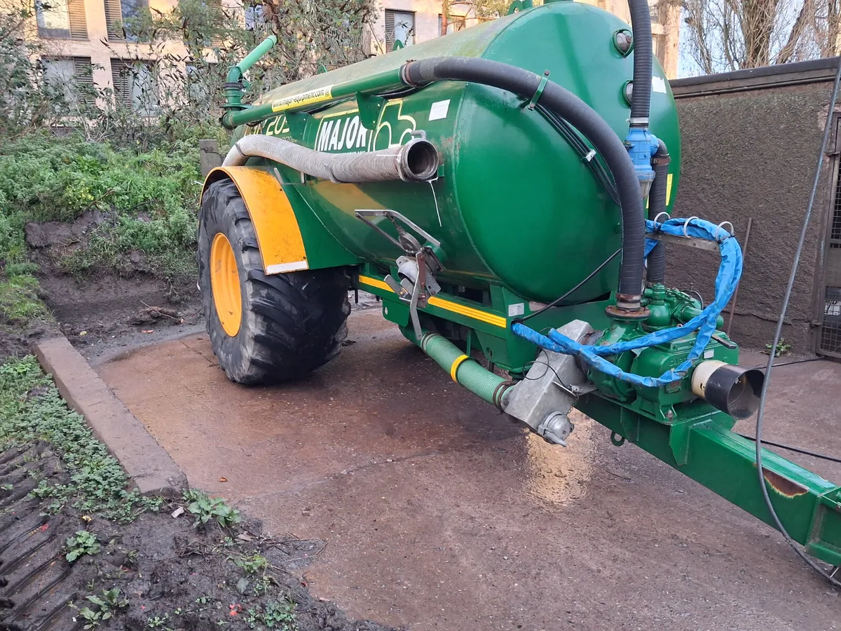 Slurry spreader - Image 1