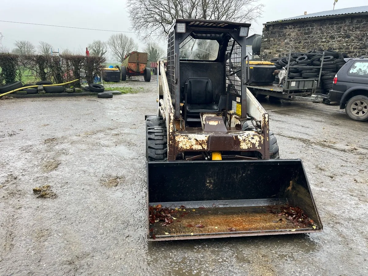 Bobcat skid steer - Image 1