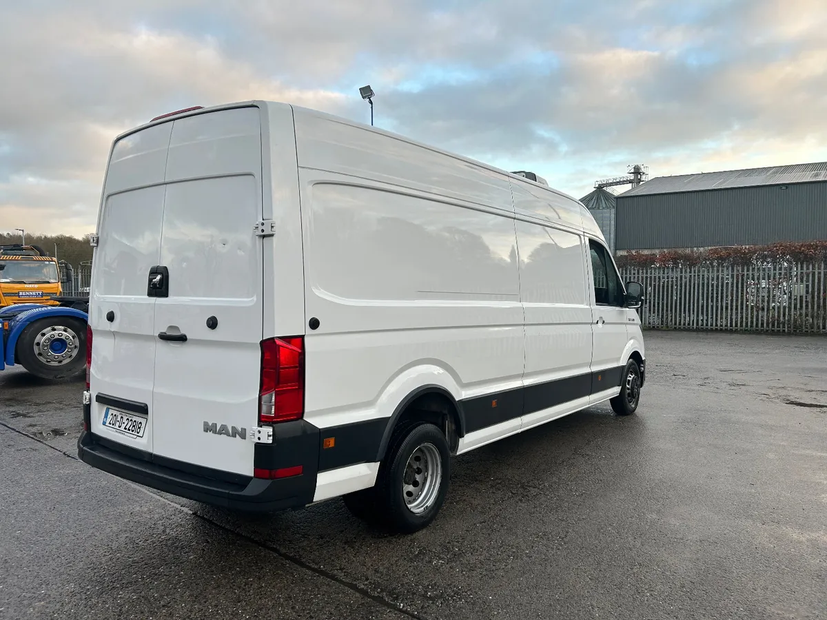 Man fridge van - Image 4