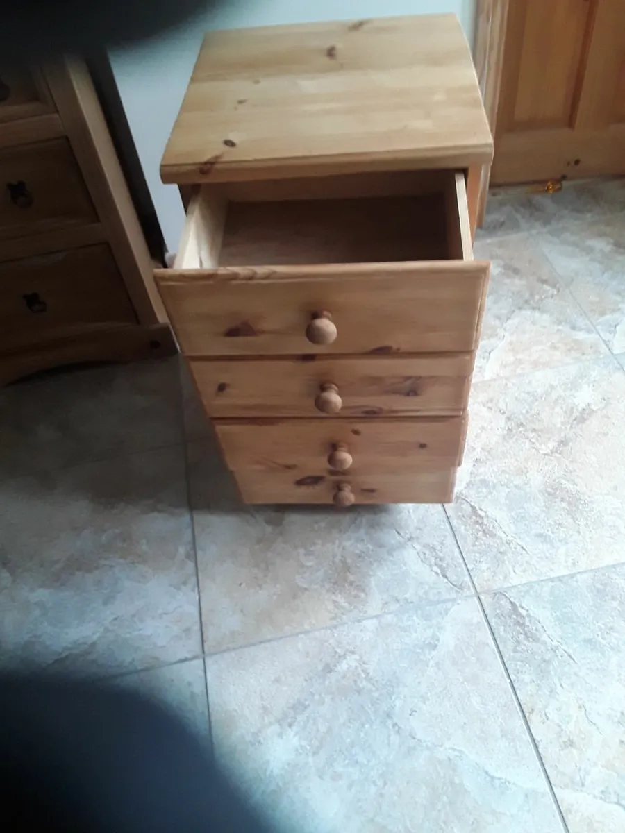 Chest  four   drawers solid pine - Image 3
