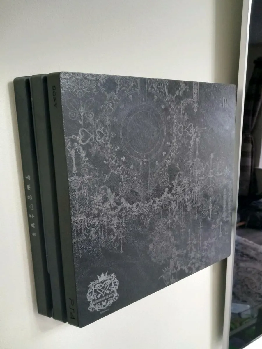 PS4 pro limited edition-kingdom heart 3 edition - Image 1