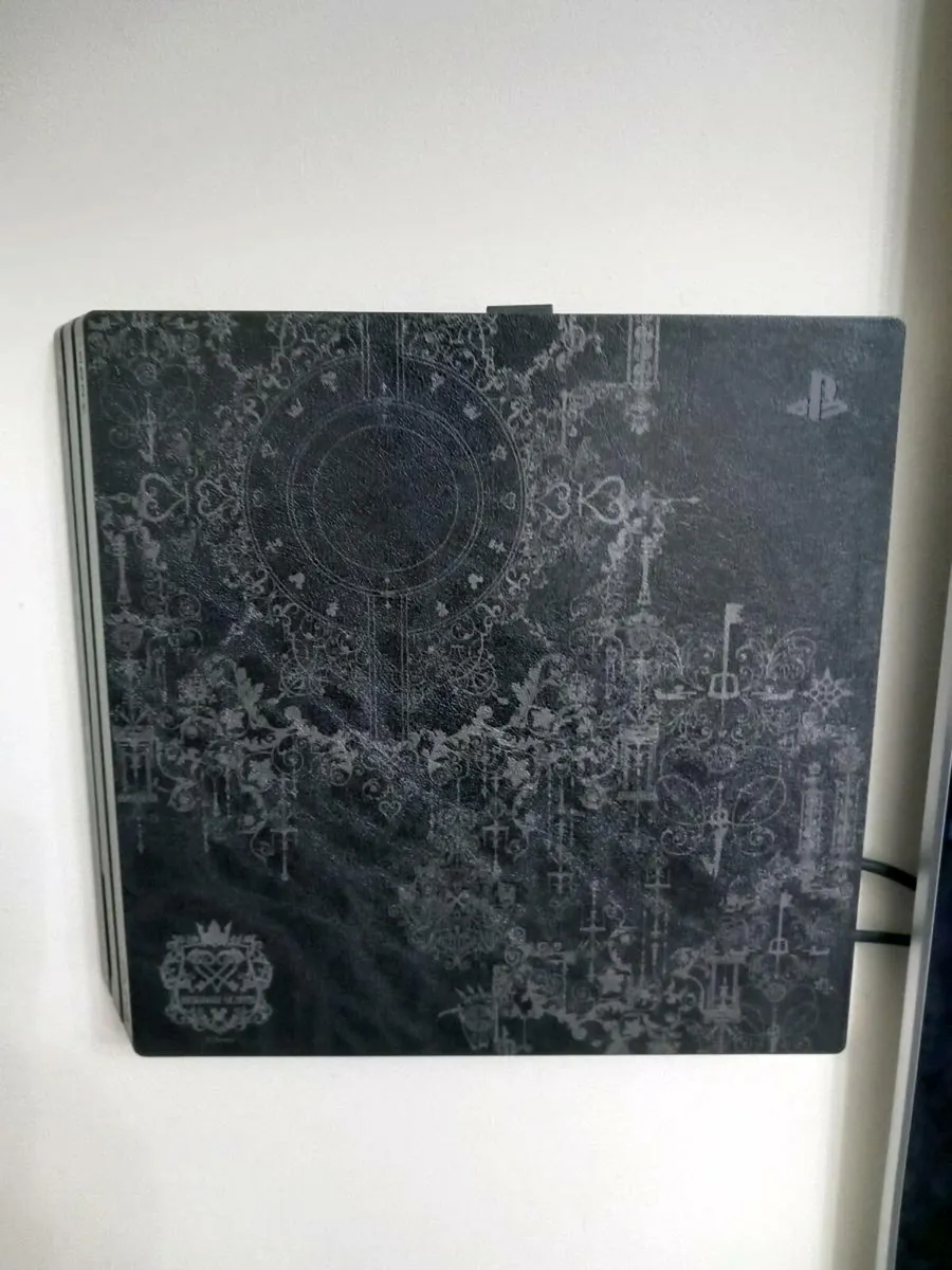PS4 pro limited edition-kingdom heart 3 edition - Image 2