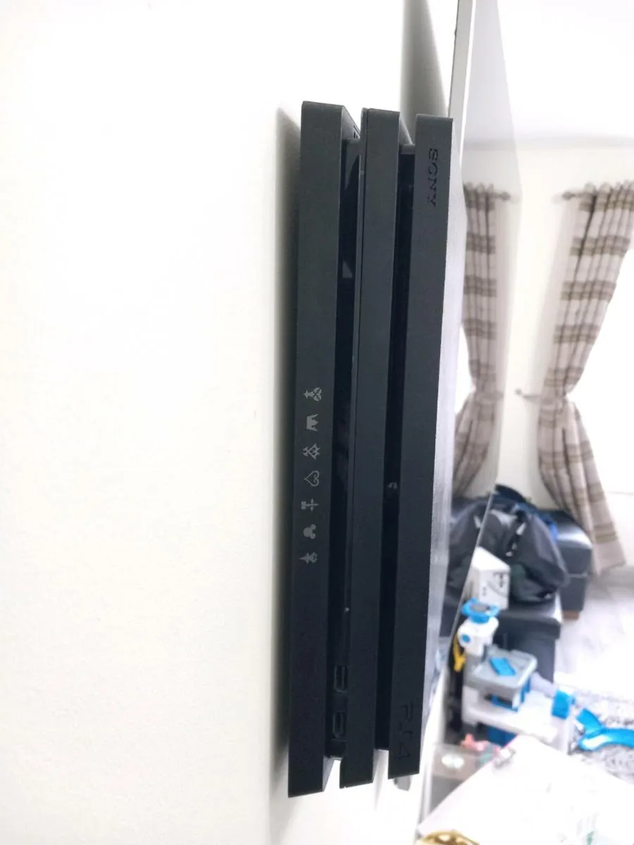 PS4 pro limited edition-kingdom heart 3 edition - Image 3