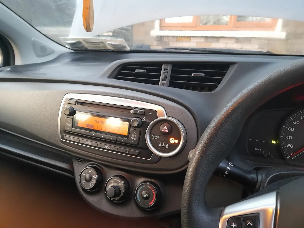 Toyota Yaris 2014 - Image 1