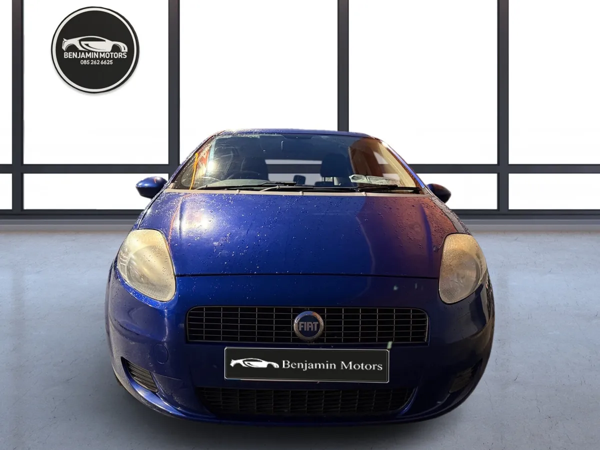 Fiat Punto 2009 Automatic 1.4 petrol Low Miles - Image 2