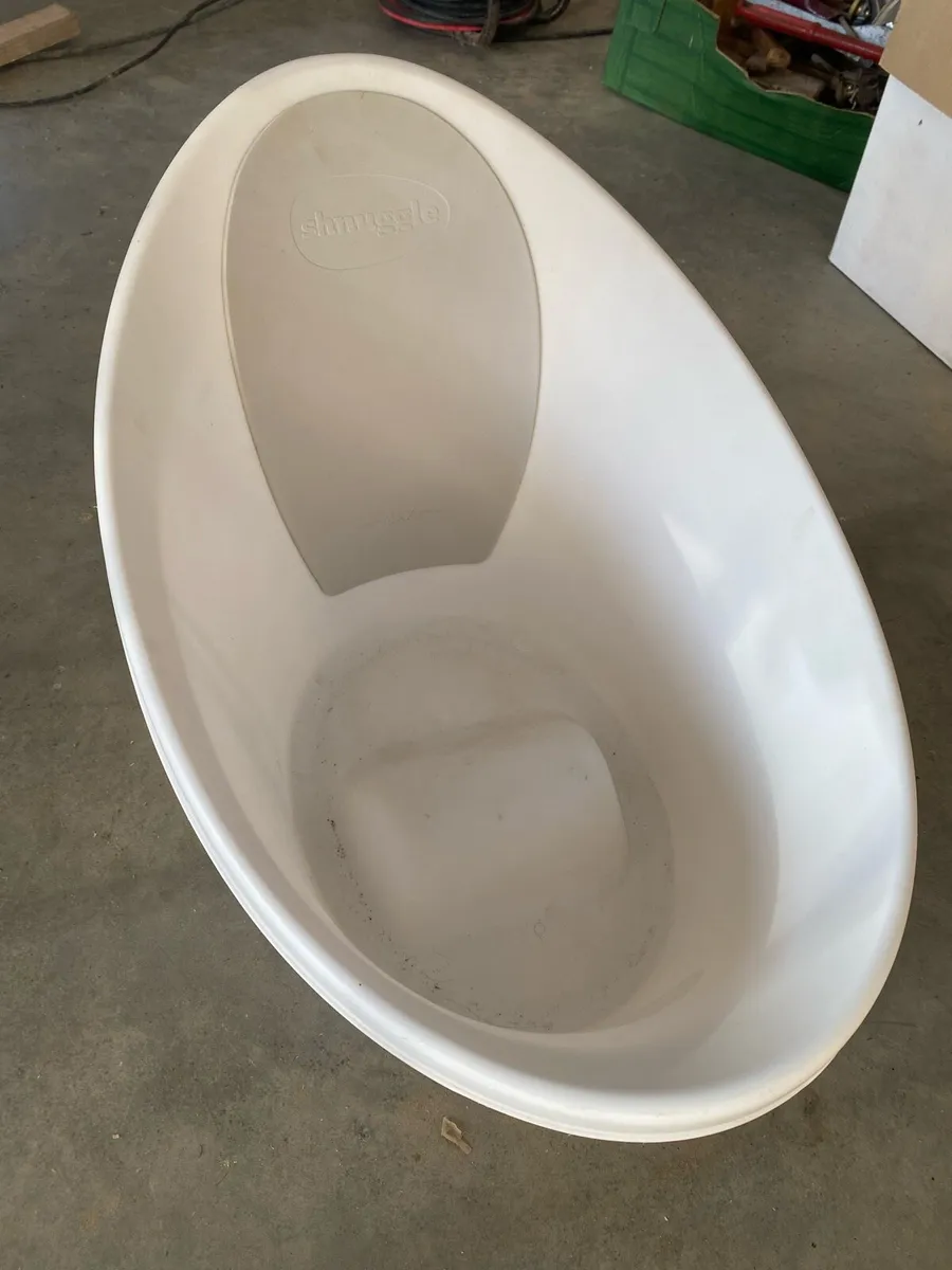 Free Baby Bath and hight chair - Image 2