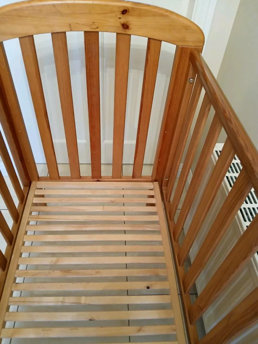 Cot...120 x 60. - Image 2