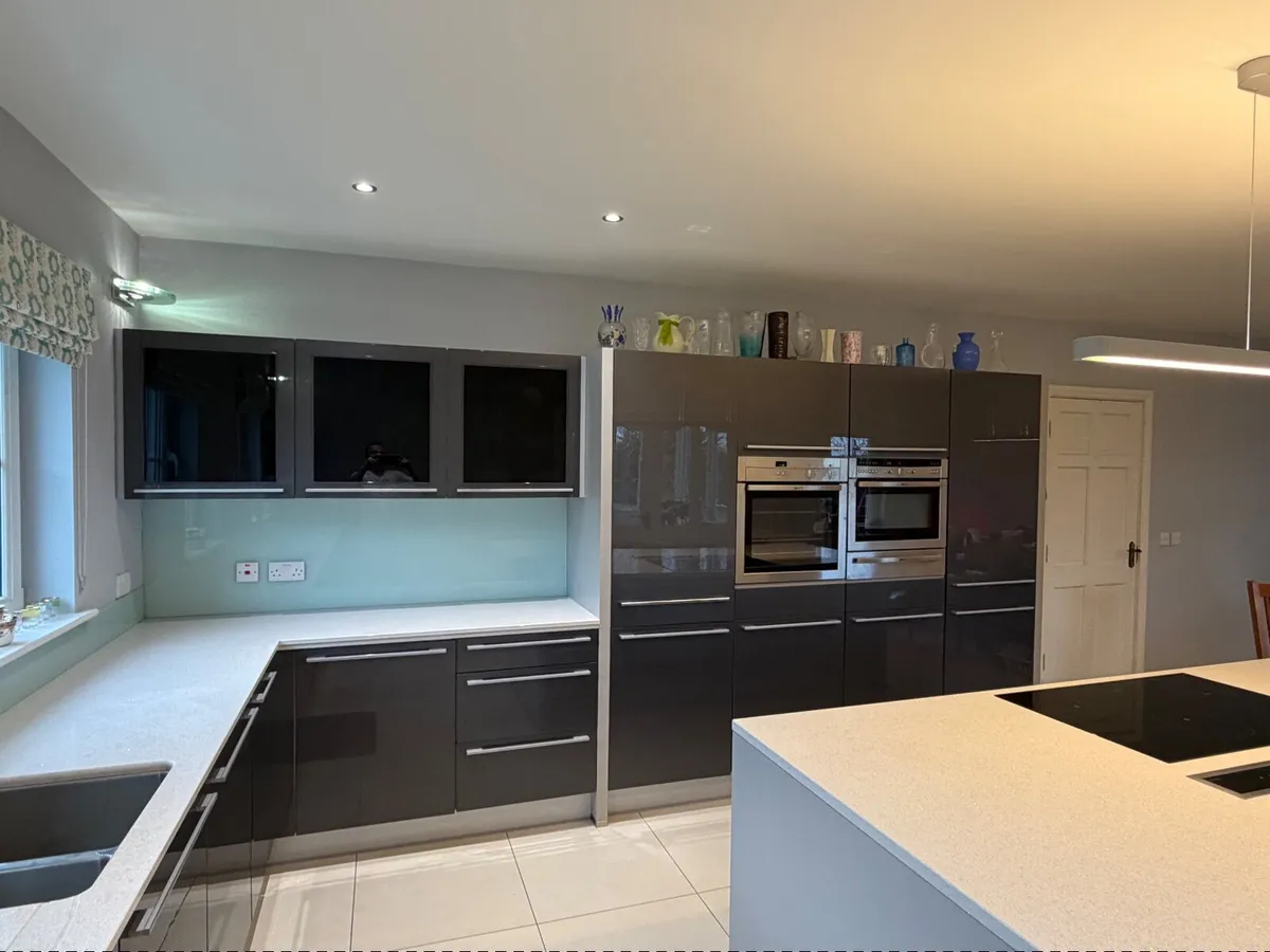 Fitted kitchen - Image 1