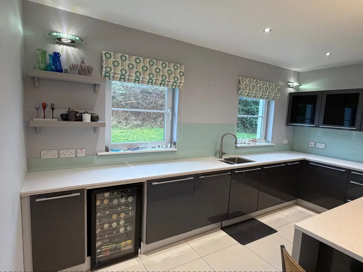 Fitted kitchen - Image 3