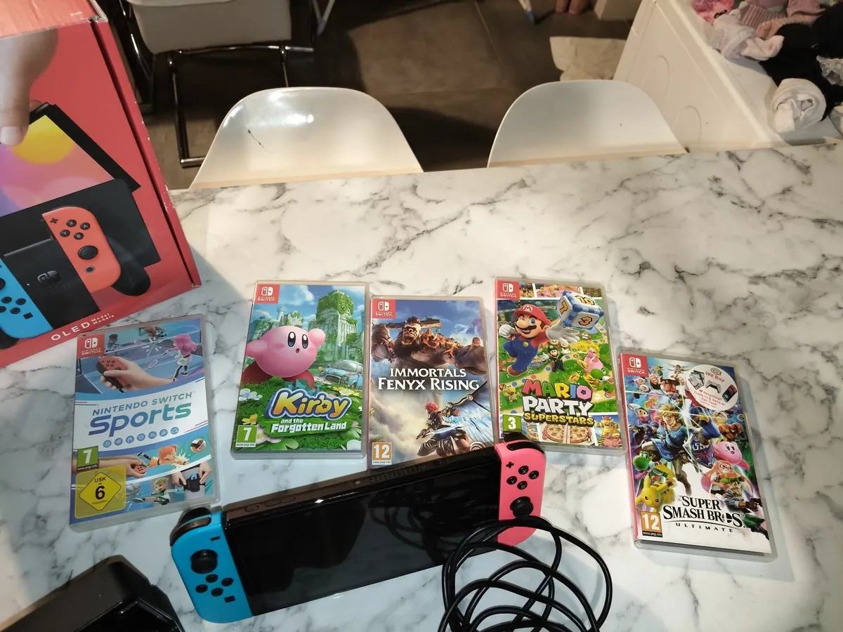Nintendo switch OLED - Image 4