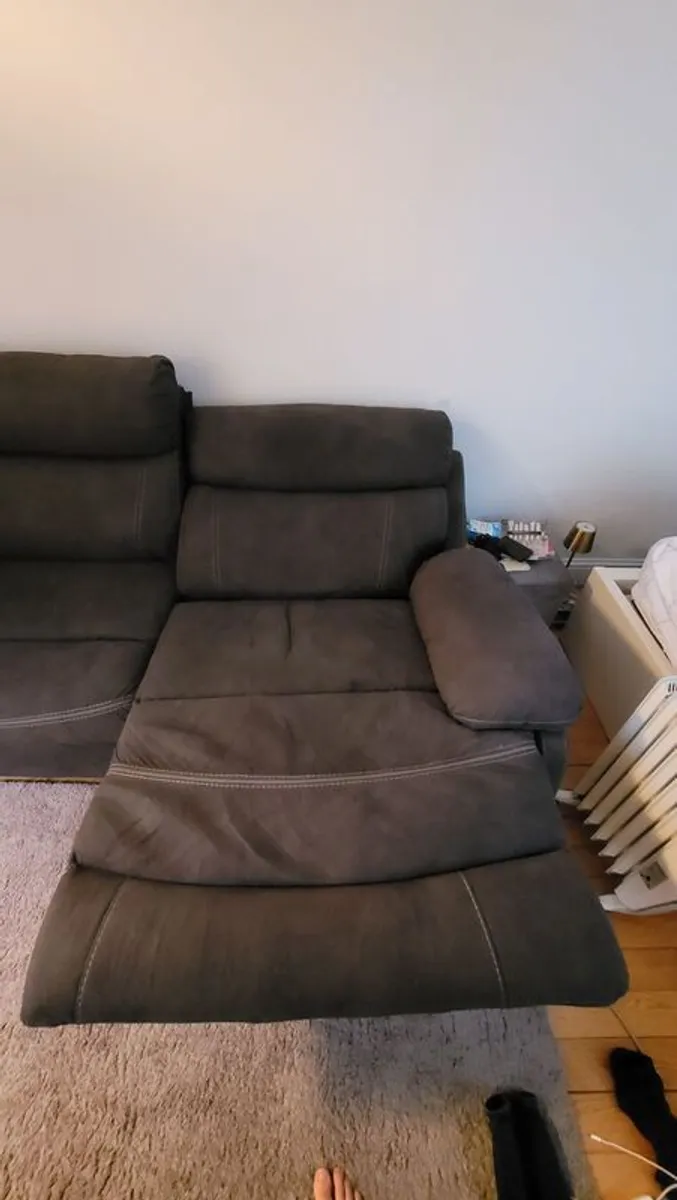 3 seater electric reclining sofa - Image 2