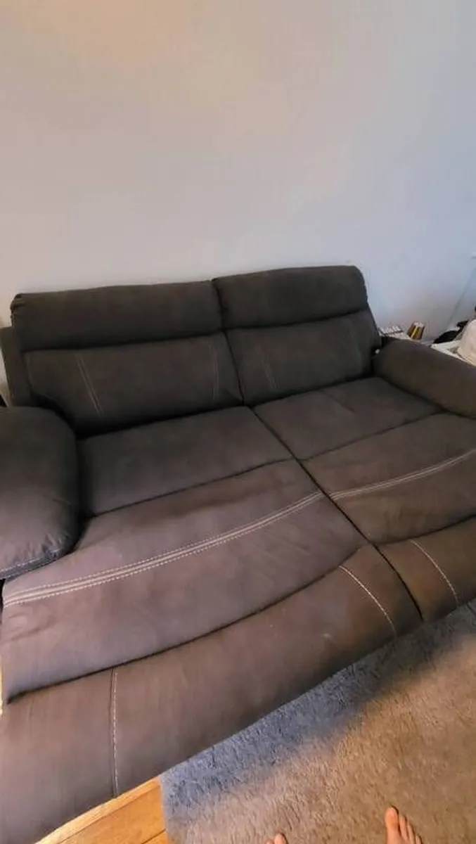 3 seater electric reclining sofa - Image 3