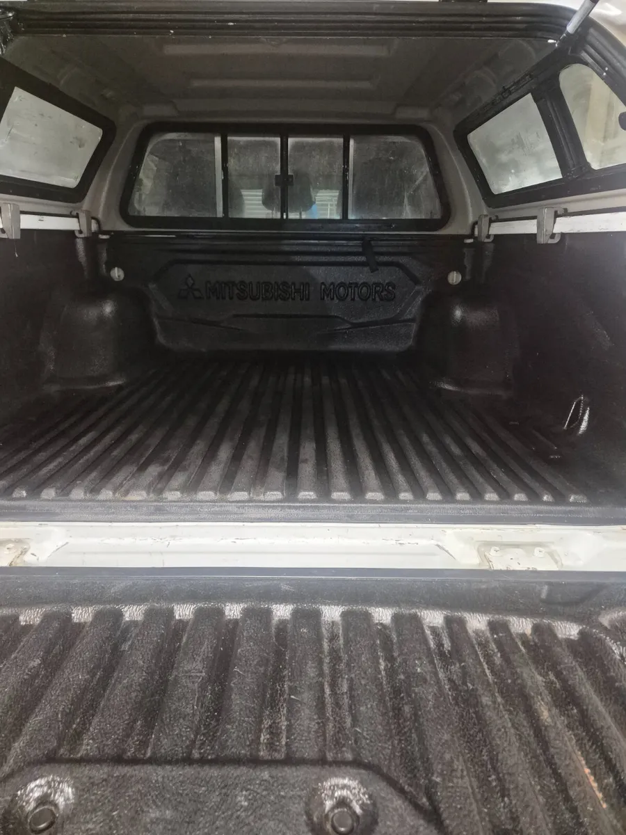 2017 Mitsubishi L200 barbarian model - Image 2