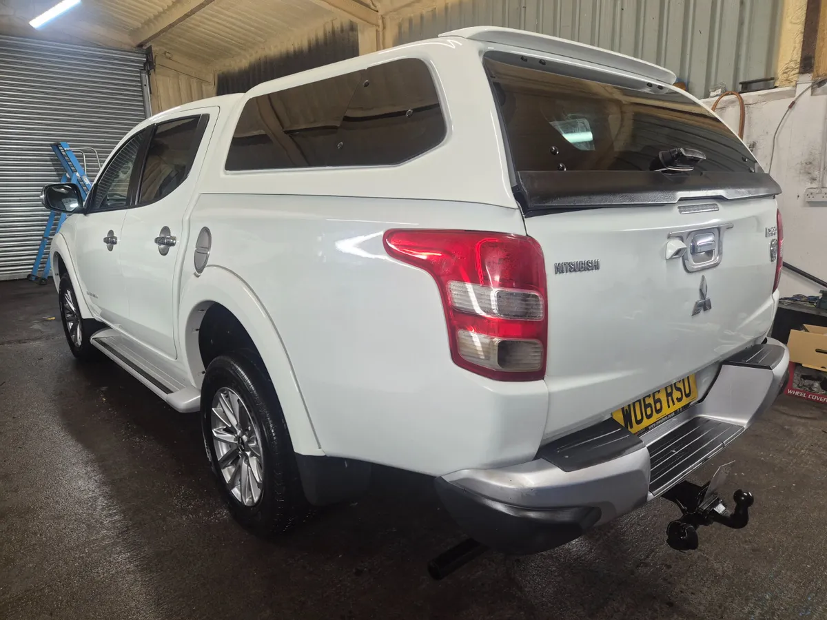 2017 Mitsubishi L200 barbarian model - Image 4