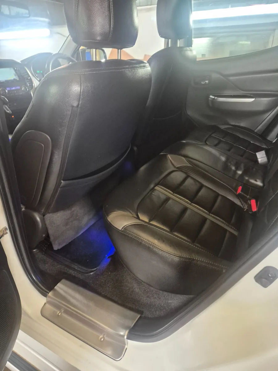 2017 Mitsubishi L200 barbarian model - Image 3