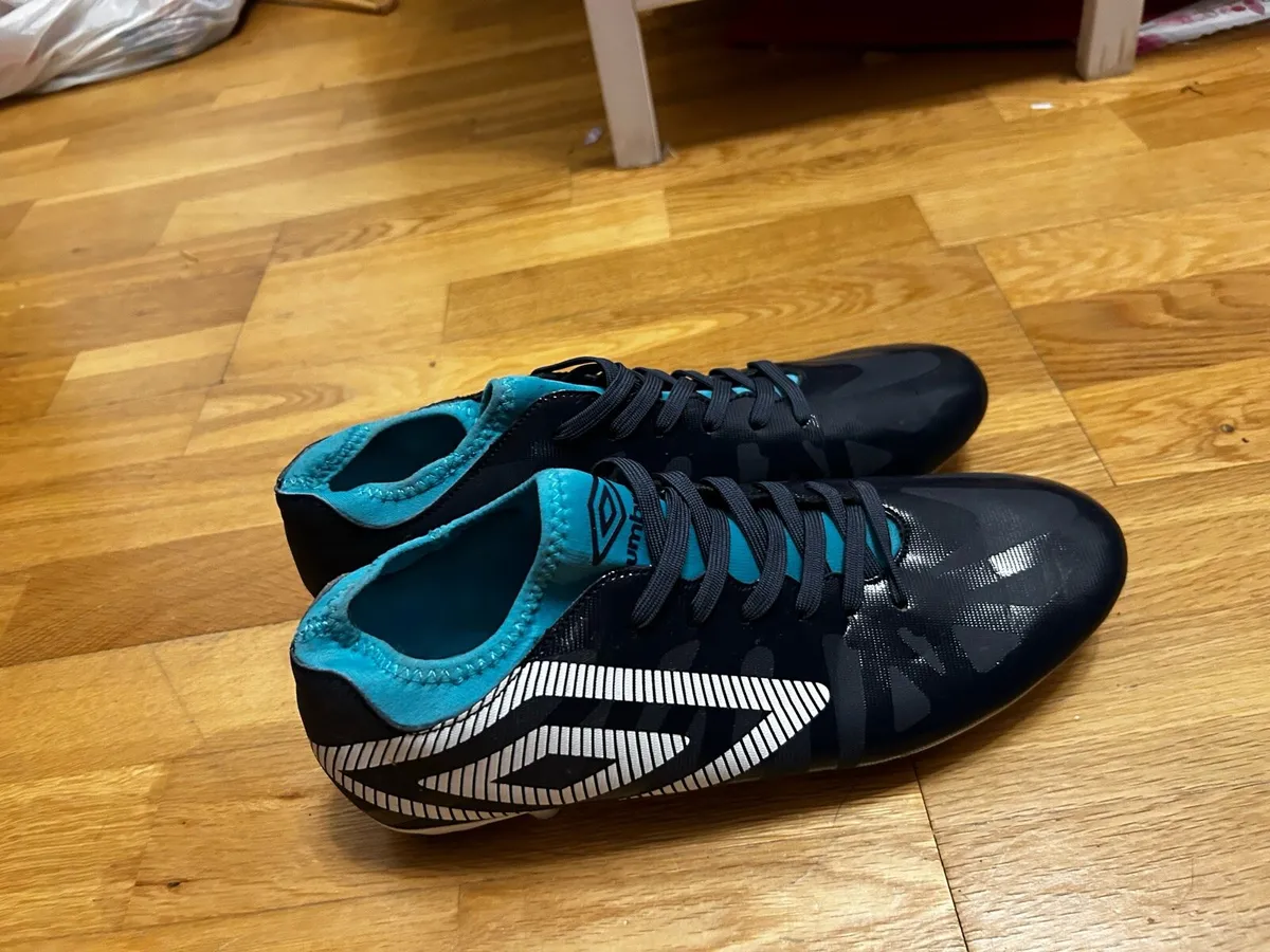 Umbro Ventura football boots, size 8 - Image 2