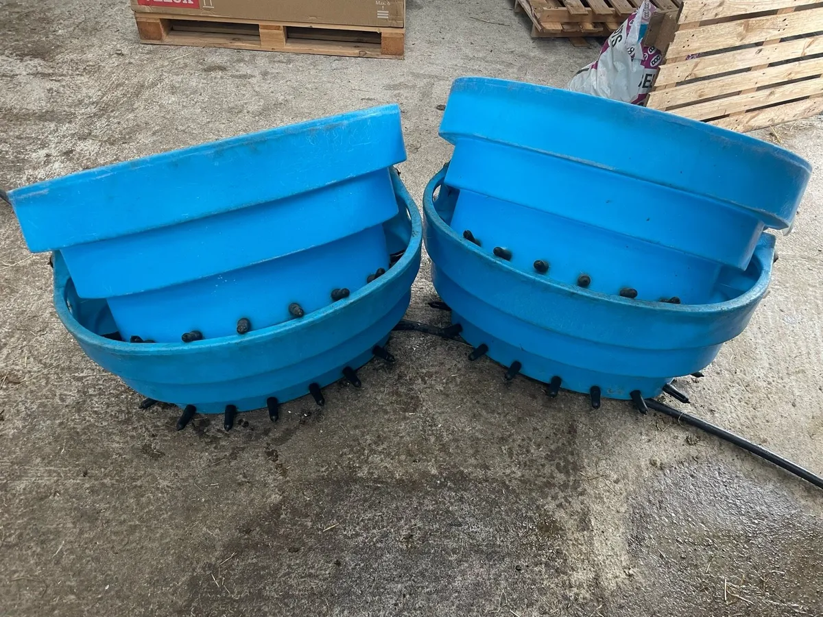 Teat feeder - Image 1