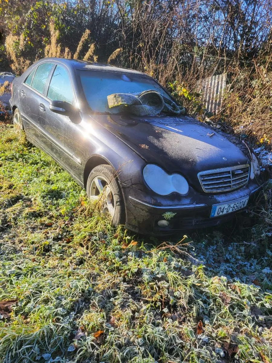 two C180 Mercedes 04 and 06 - Image 3