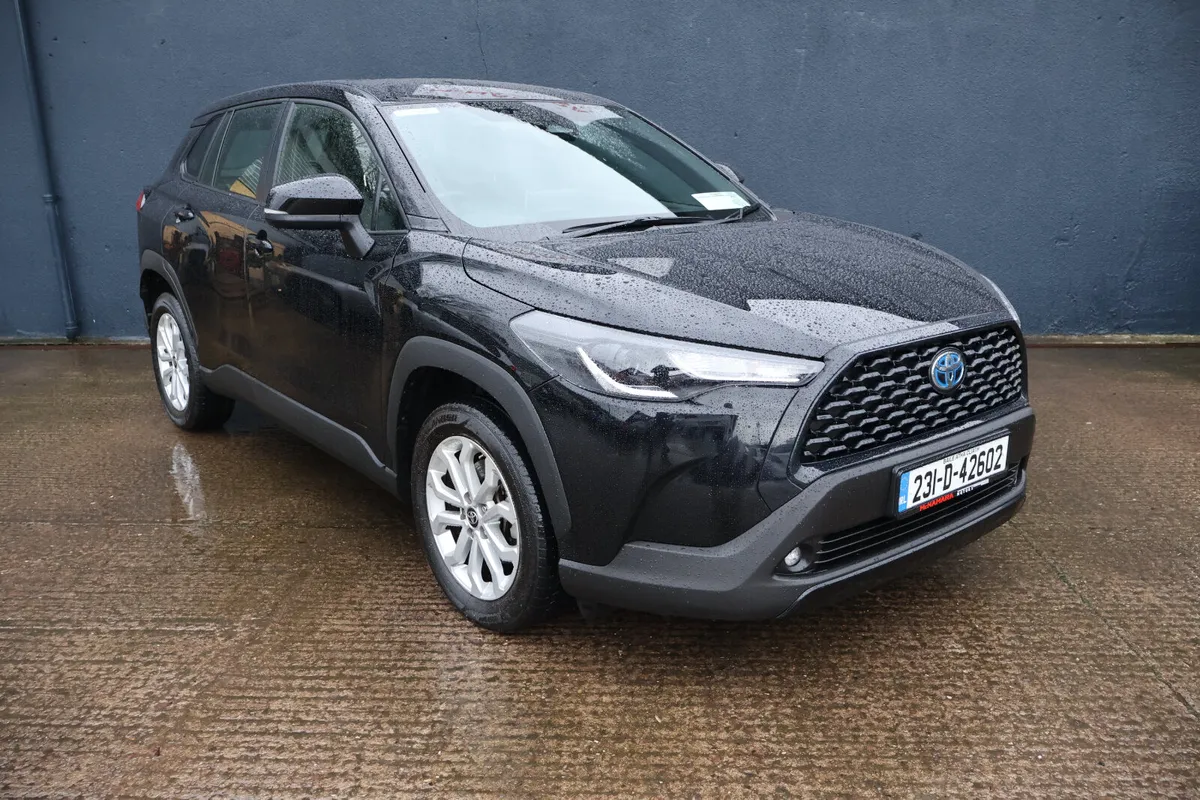 Toyota Corolla Cross Luna Exceptional Condition! - Image 3